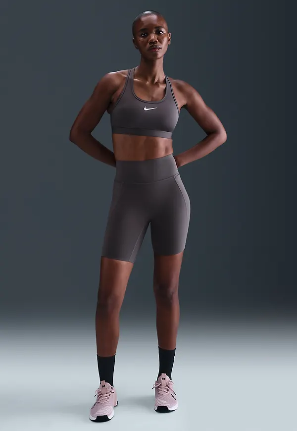 Nike Universa