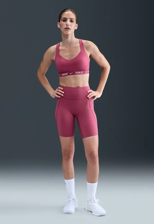 Nike Universa