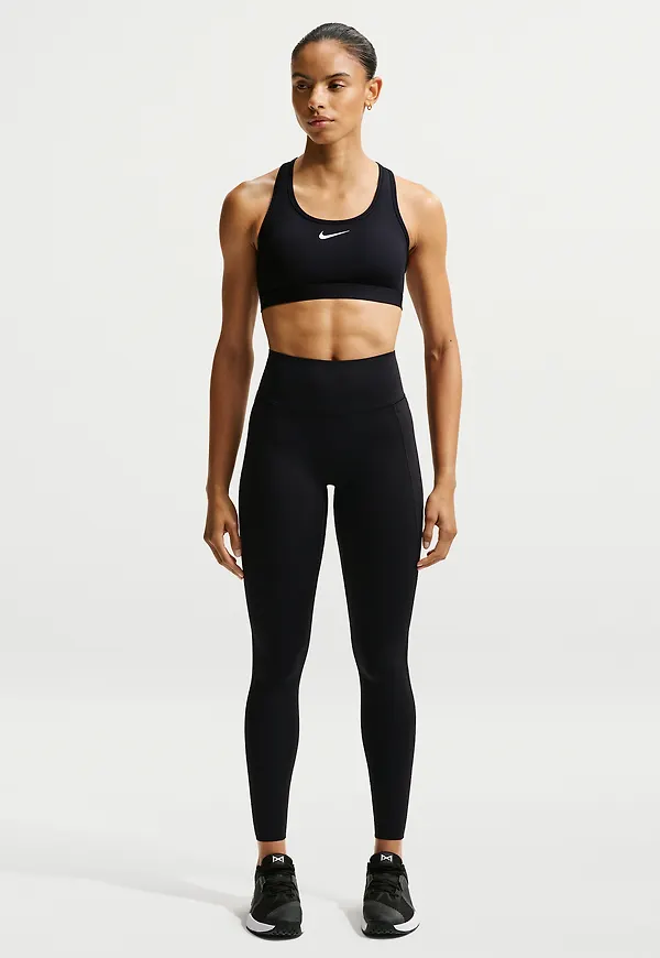 Nike Universa