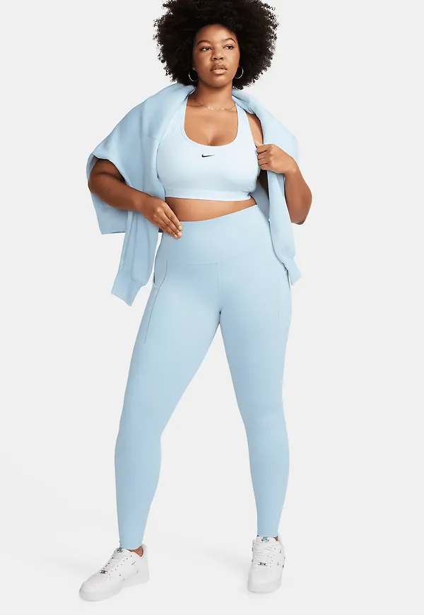 Nike Universa