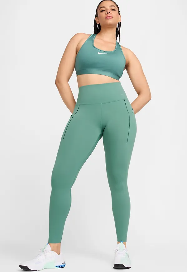 Nike Universa