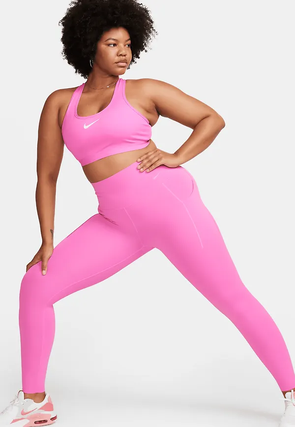 Nike Universa