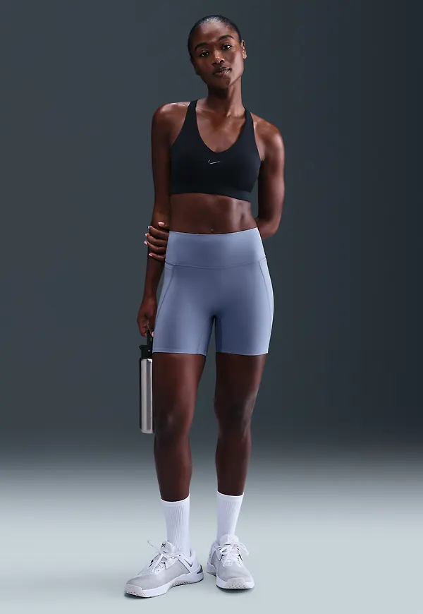 Nike Universa