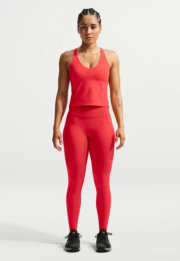 Nike Universa