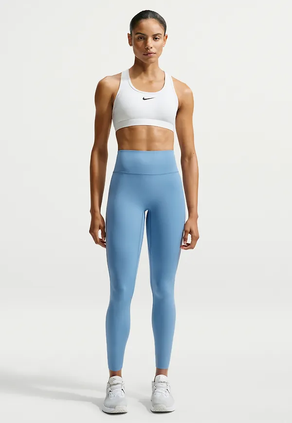 Nike Universa