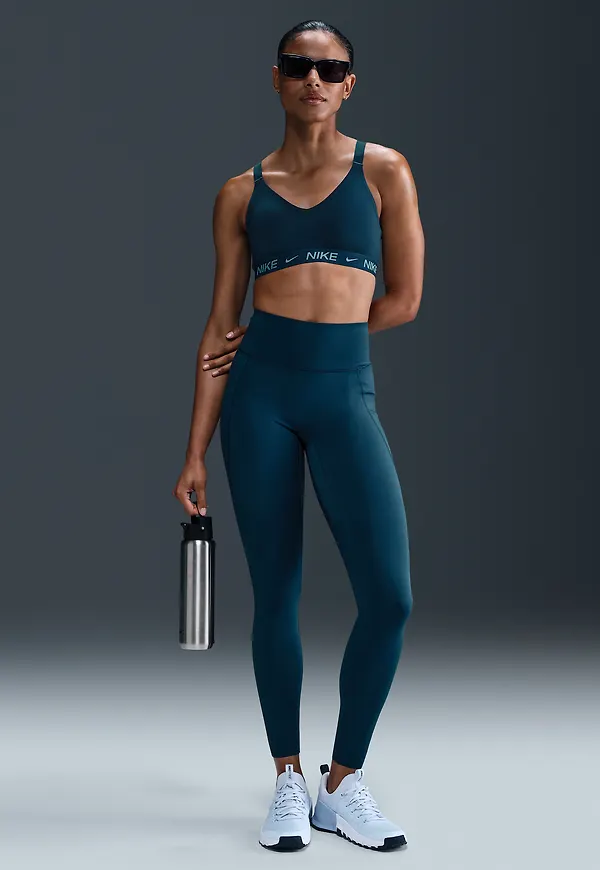 Nike Universa