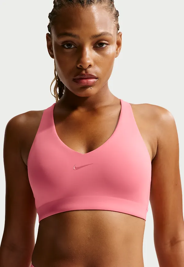 Nike Universa