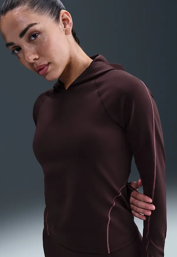 Nike Universa