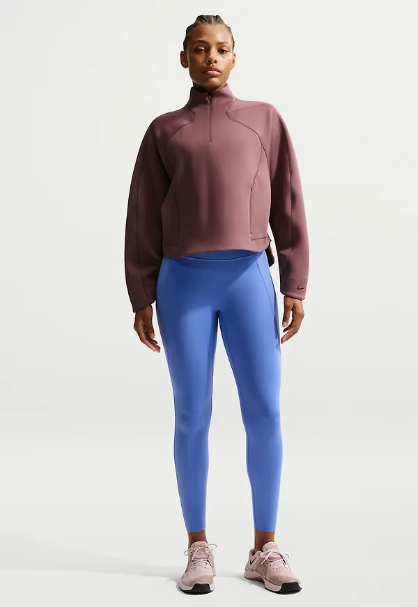 Nike Universa