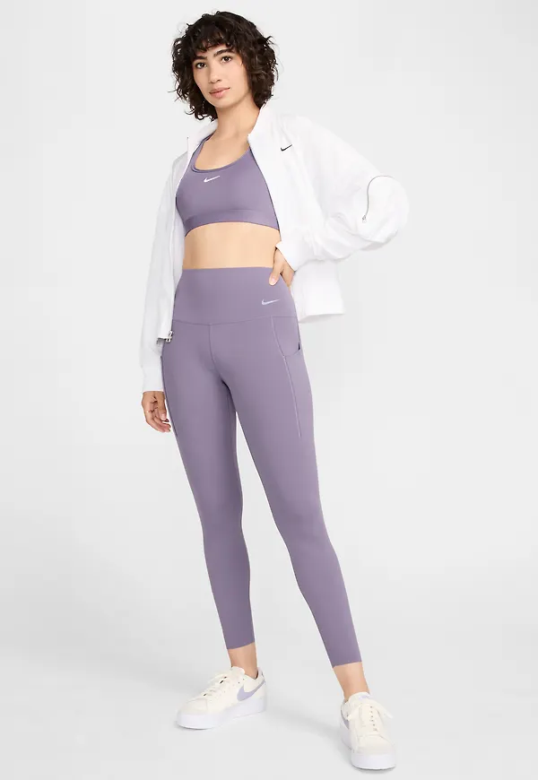 Nike Universa