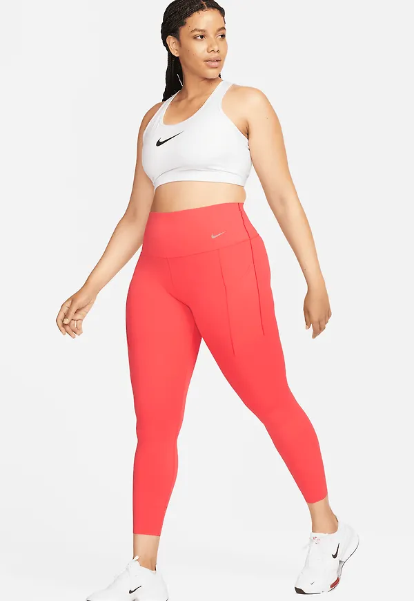 Nike Universa