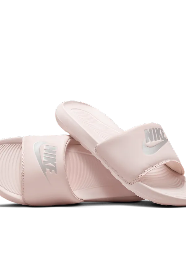 Nike Victori One