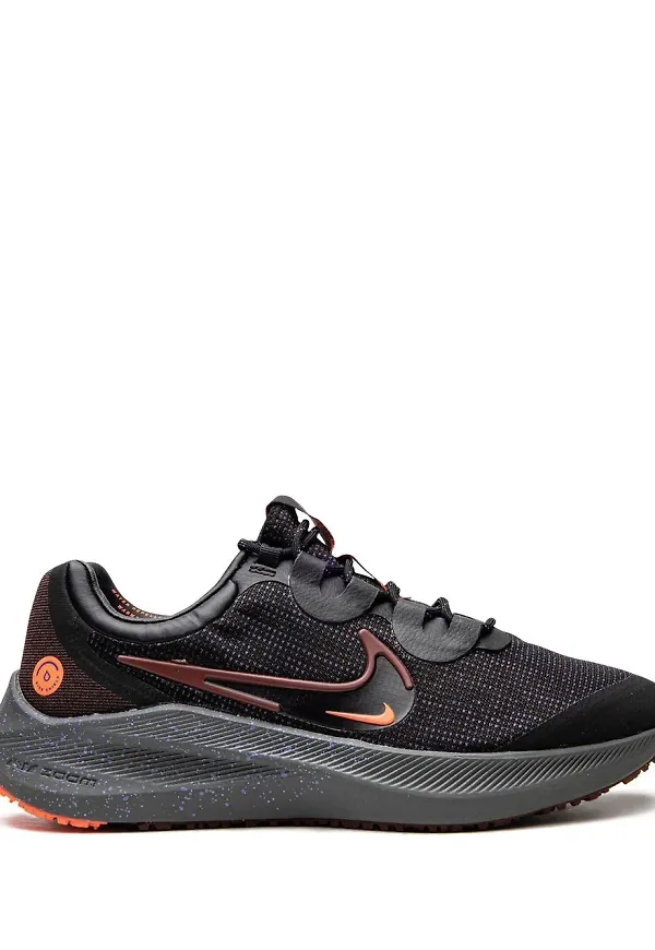 Nike Winflo 8 Shield låga sneakers - Svart