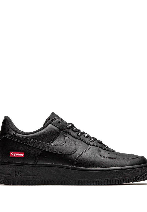 Nike x Supreme Air Force 1 låga sneakers - Svart