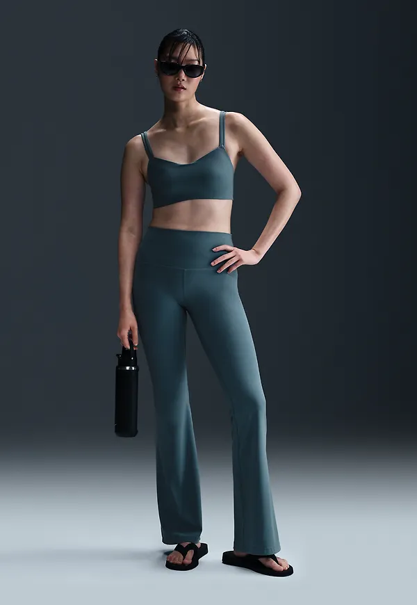 Nike Zenvy