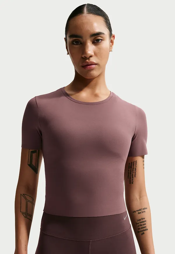 Nike Zenvy