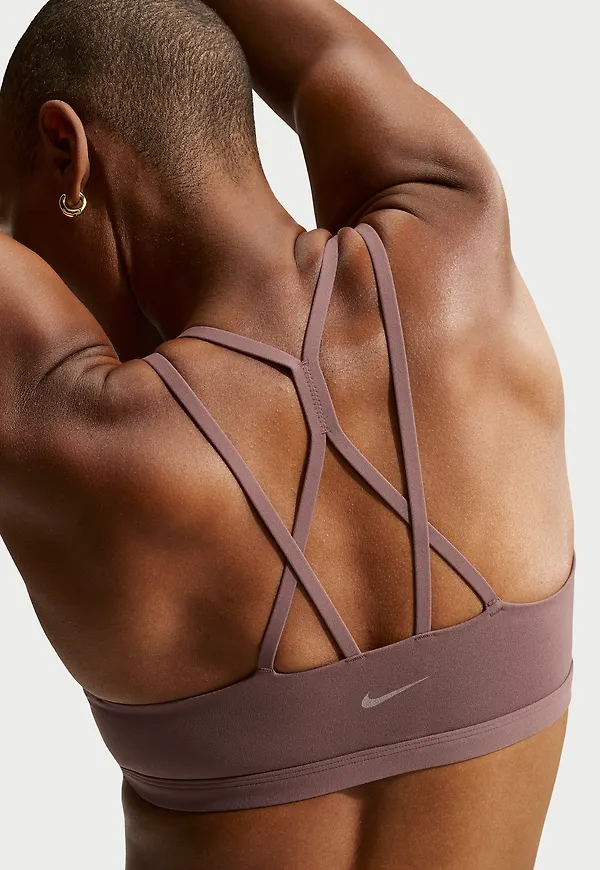 Nike Zenvy med tunna axelband
