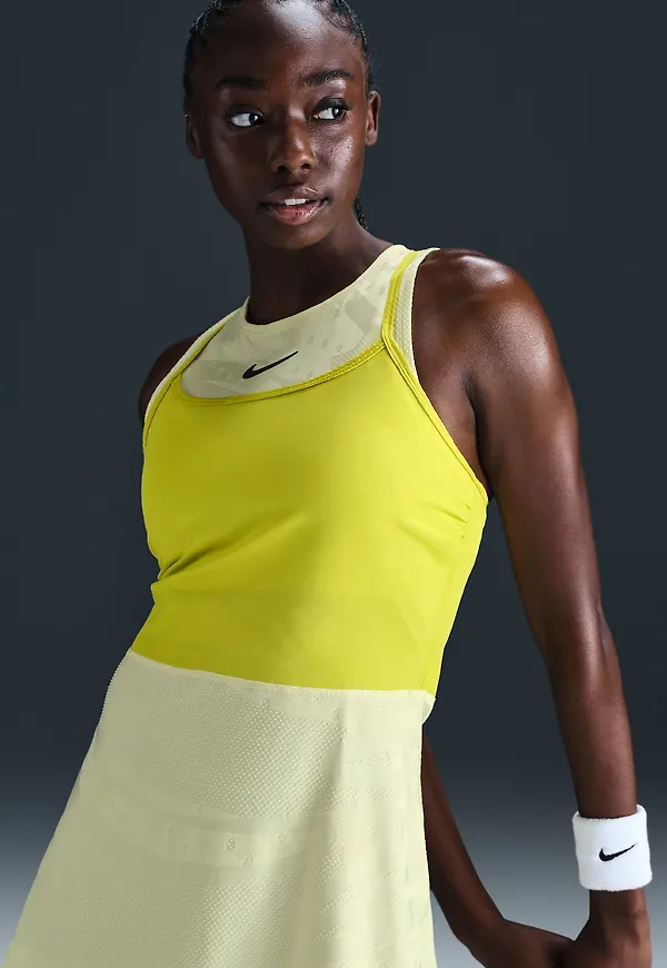 NikeCourt Slam
