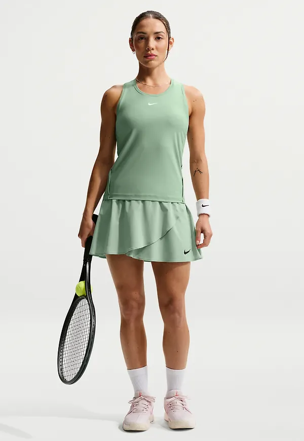 NikeCourt Slam