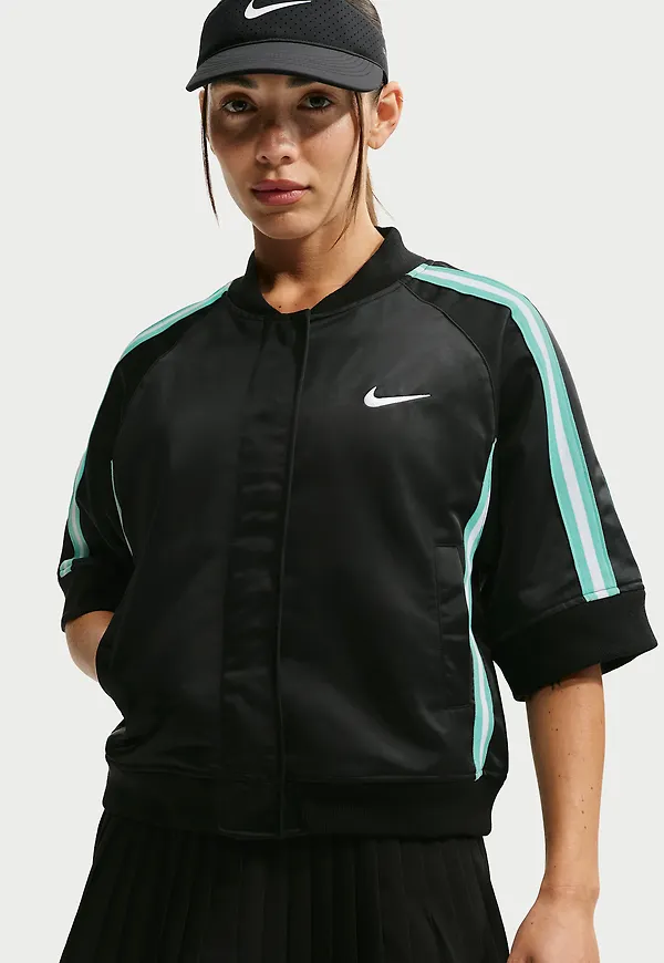 NikeCourt Slam