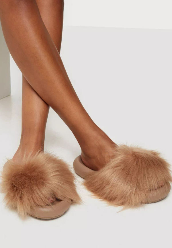 NLY Shoes - Inneskor - Brun - Fluffy Slider - Flats & Lågskor