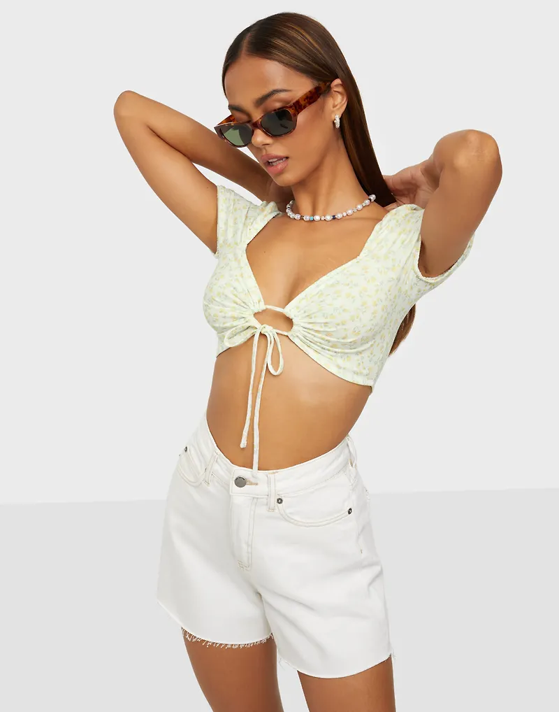 NLY Trend - Crop tops - Front Tie Print Top - Toppar