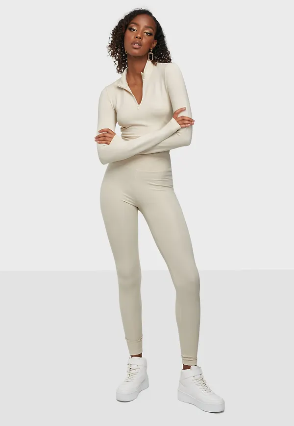 NLY Trend - Jumpsuits - Greige - Sporty Zip Set - Jumpsuits