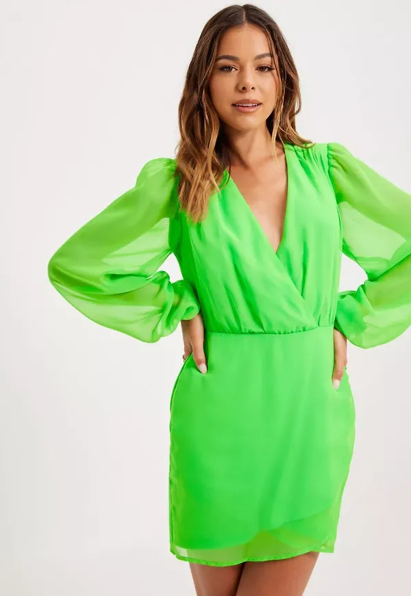 NLY Trend - Korta klänningar - Lime - Be Mine Dress - Klänningar