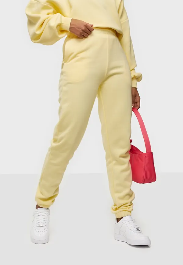 NLY Trend - Mjukisbyxor - Gul - Cozy Sweat Pants - Byxor & Shorts