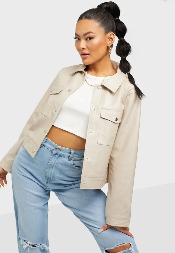 NLY Trend - skjortjackor - Cropped Vinyl Jacket - Jackor