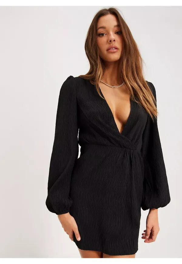 NLY Trend Drapy Wrap Dress Festklänningar Svart
