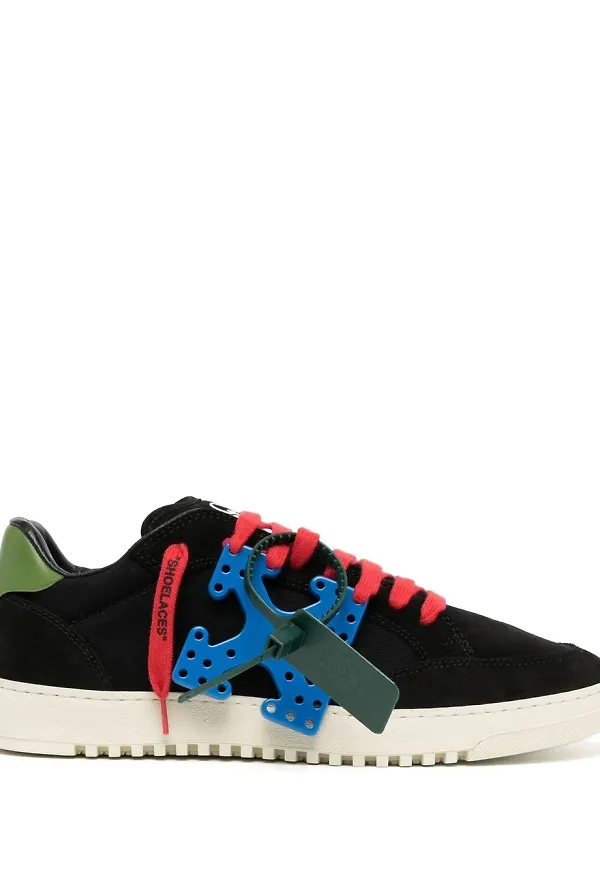 Off-White Arrows sneakers med snörning - Svart