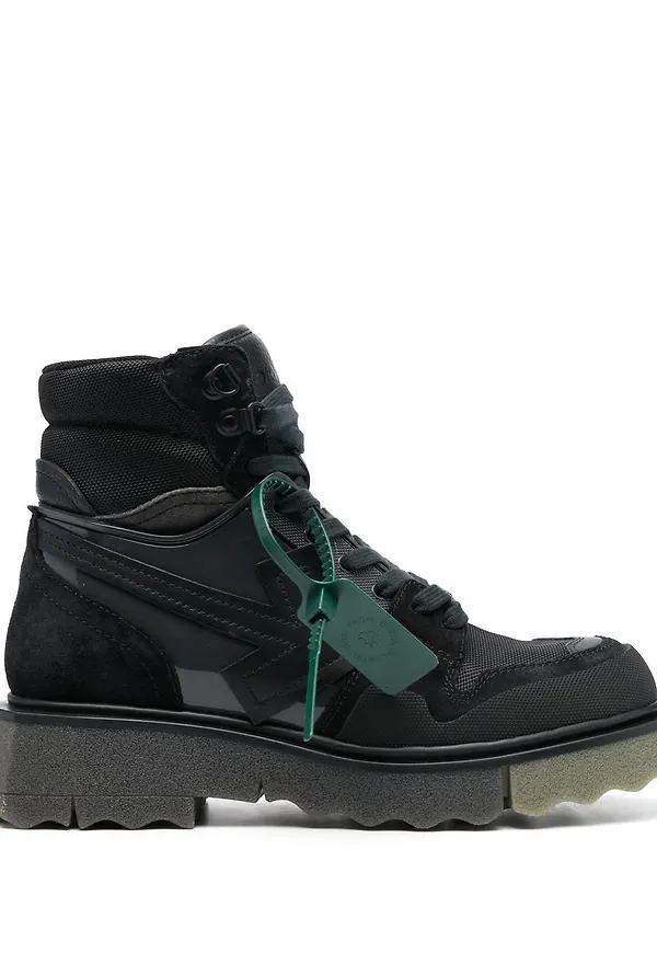 Off-White kamouflagemönstrade stövlar - Svart