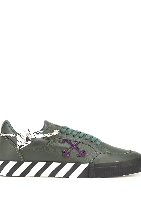 Off-White Vulcanized Arrow låga sneakers - Grön