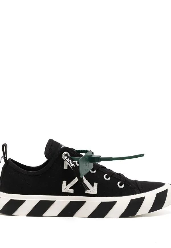 Off-White Vulcanized låga sneakers - Svart