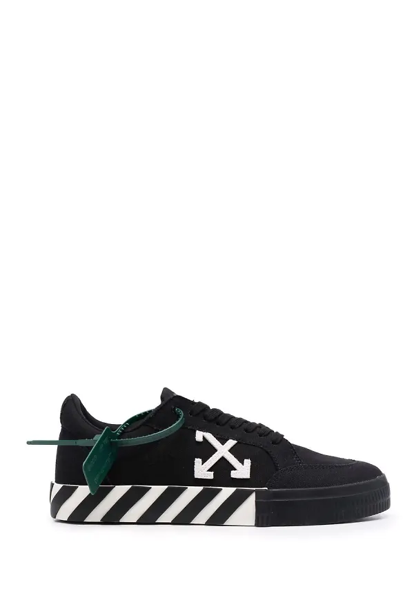 Off-White Vulcanized låga sneakers - Svart