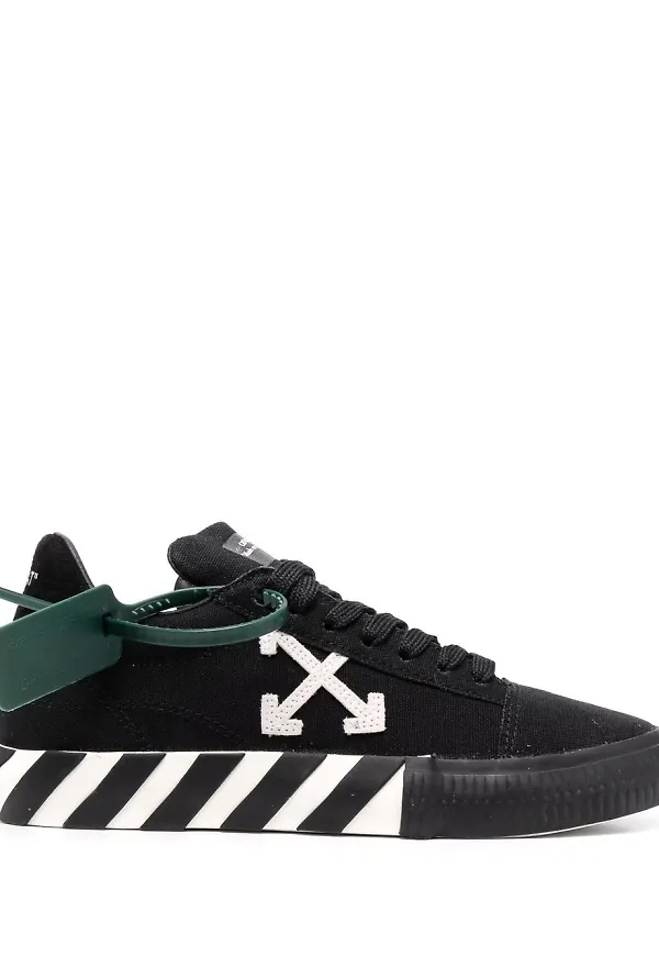 Off-White Vulcanized låga sneakers - Svart
