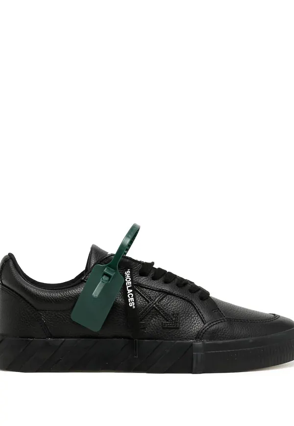 Off-White Vulcanized låga sneakers - Svart