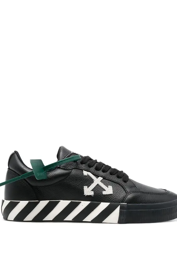 Off-White Vulcanized låga sneakers - Svart