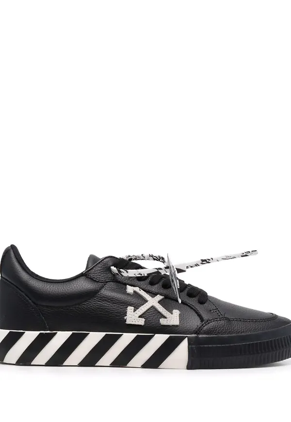 Off-White Vulcanized låga sneakers - Svart