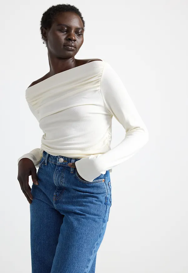 Off shoulder topp
