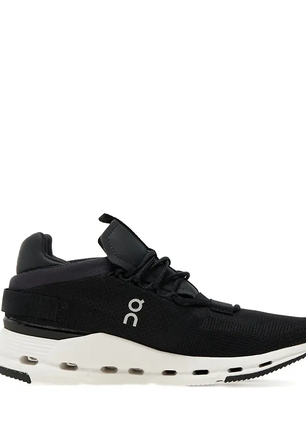 On Cloudvista låga sneakers - Svart
