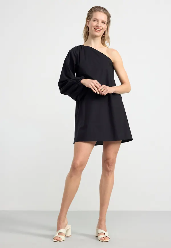 One-shoulder klänning