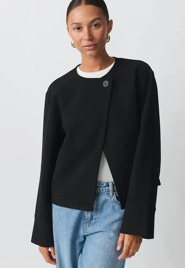One button jacket