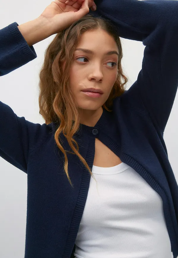 One button knit cardigan