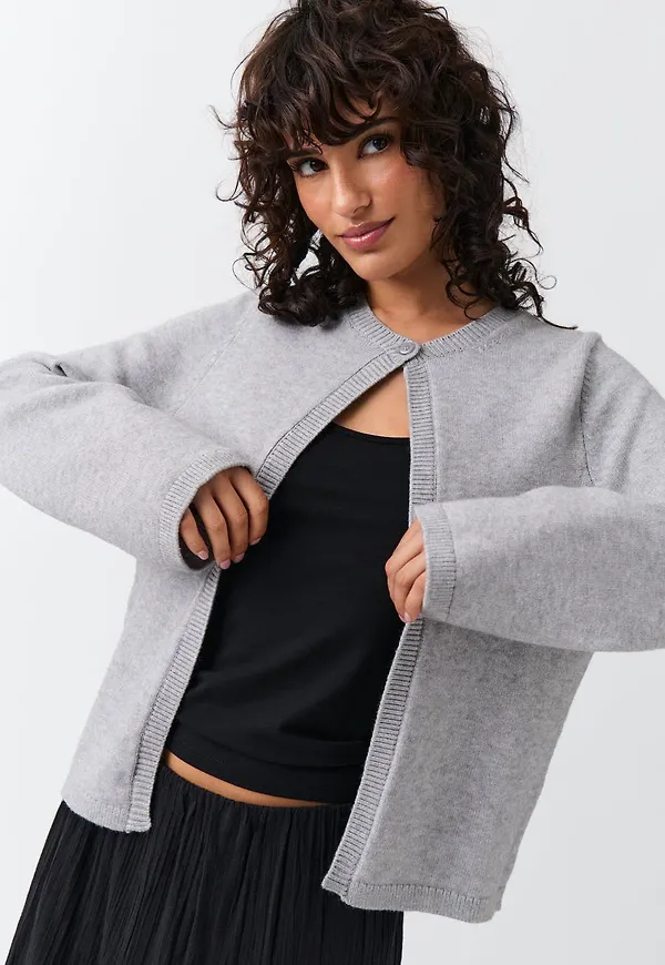One button knit cardigan