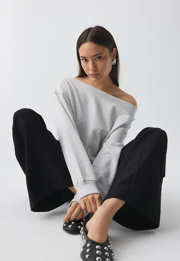 One shoulder sweater