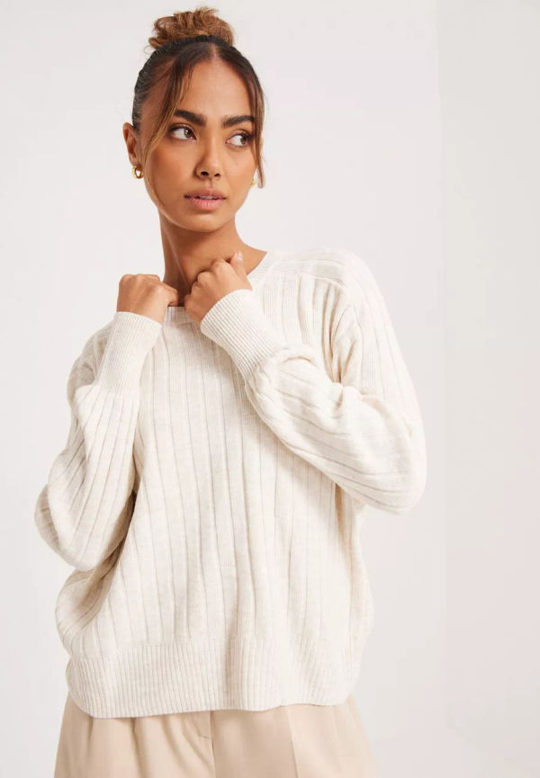 Only - Stickade tröjor - Pumice Stone W. Melange - Onlnew Tessa L/S Loose Pullover Knt - Tröjor - Knitted sweaters