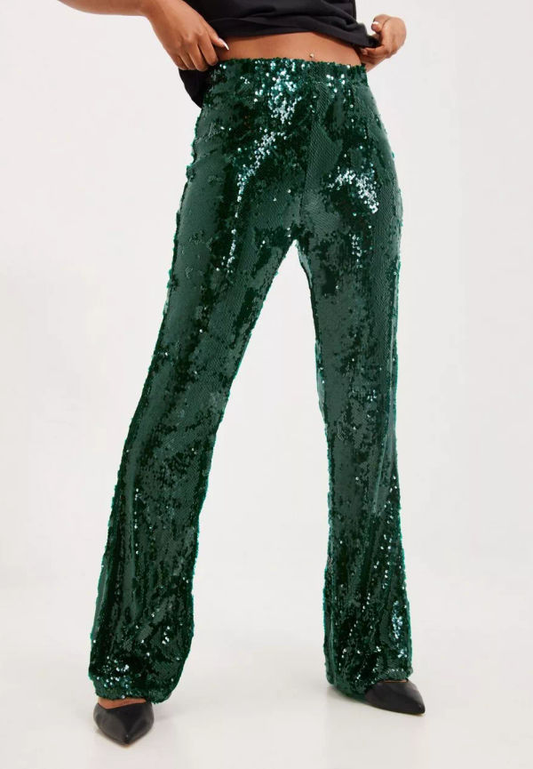 Only - Utsvängda byxor - Ponderosa Pine - Onlselena Sequins Flared Pant Cs Jr - Byxor