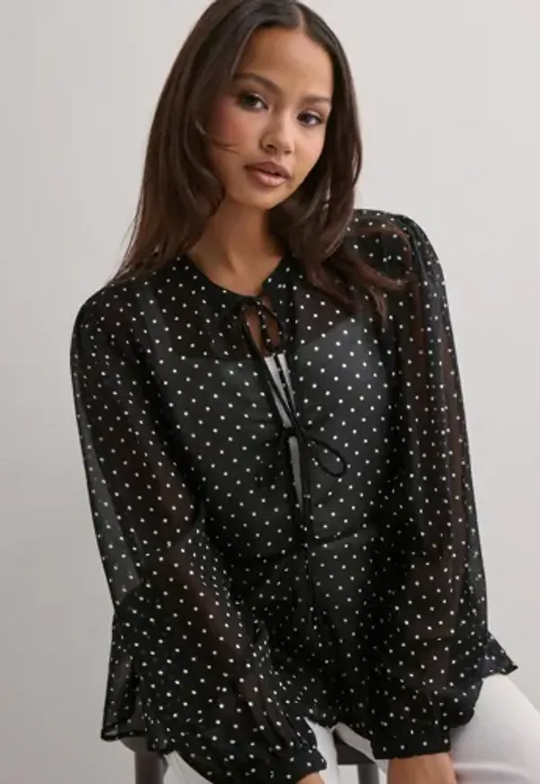 Only - Svart - Onlisabella Ls String Top Wvn